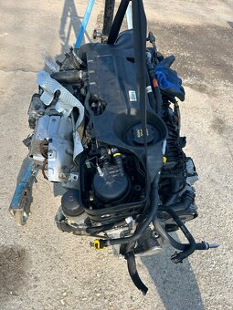 LAND ROVER DISCOVERY SPORT EVOQUE 2.0 Diesel - 2