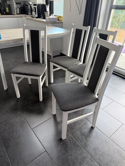 Drevené biele stoličky - 2