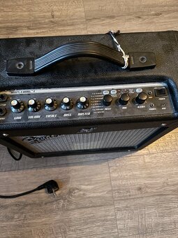 Predám fender malo používanú gitarové kombo - 2