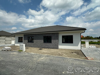 BOSEN | SKOLAUDOVANÝ 3izb Rodinný dvojdom so záhradkou+ klim - 2