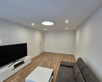 Na prenájom priestranný 2-izbový byt, Bratislava – Ružinov - 2