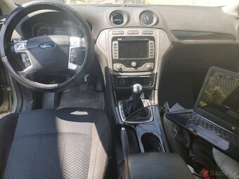 Nepojazdny Ford Mondeo Mk4 - 2