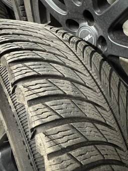 245/45R18 - 2