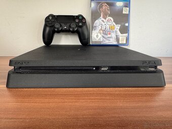 Predam Playstation 4 Slim 1000GB + Controller + FIFA 18 - 2