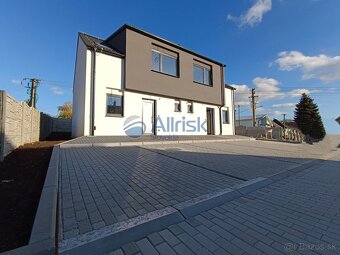 Voňavá novostavba v krásnom prostredí. Dom č.5 pravý - 2