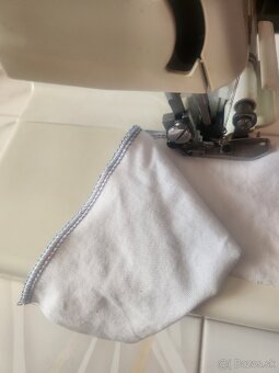 Šijací stroj,Owerloc - 2