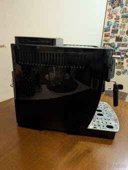 Čierny kávovar DeLonghi Magnifica S - 2