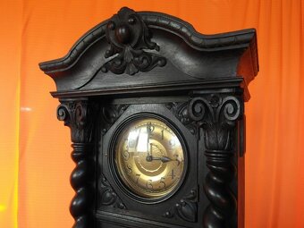 Vyrezávané drevené starožitné podlahové barokové hodiny - 2