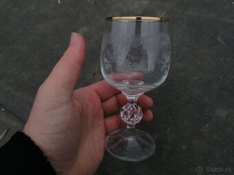Predám sklenené poháre na víno - 2