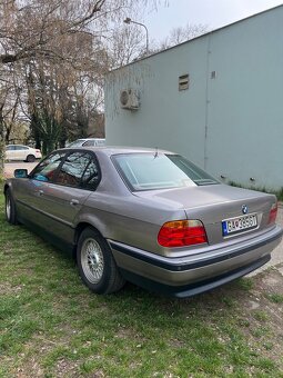 BMW E38 735i - 2