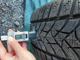 4x Zimní pneu Dunlop 215/45/17 jak nové 9mm - 2