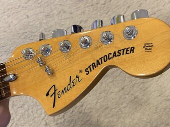 Fender Classic 70's Stratocaster - 2