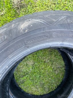 Predám pneu 205/60 R16 2ks - 2
