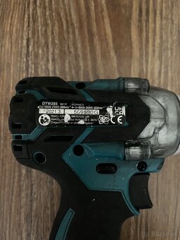 Rázový uťahovač zn.Makita typ DTW285 - 2