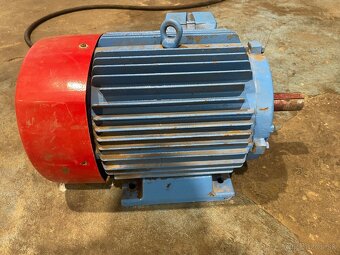 Asynchrónny elektromotor MEZ 7.5kw 2920 ot/min - 2