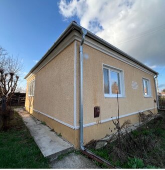 Na predaj 3 izbový rodinný dom, Strekov - 2