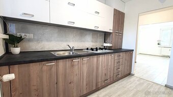 3 izbový zrekonštruovaný byt - 2
