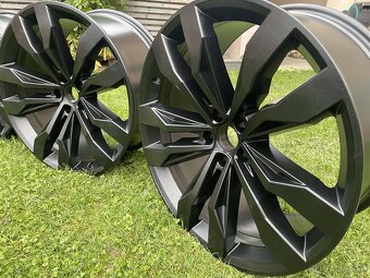 SUZUKA orig. alu disky 9,5Jx R21 ET31 - 2