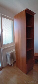 Poličková knižnica - 2
