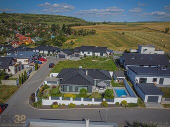 Exkluzívny rodinný dom s krásnym pozemkom pod Tatrami - 2