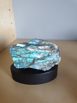 Labradorit - surový TOP barvoměna - 2