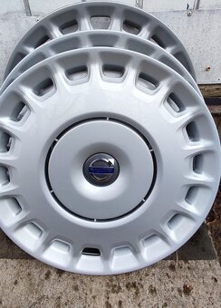 ⭐Orig.puklice Volvo - 15"⭐ - 2