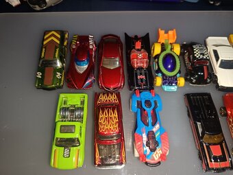 Predám autíčka Hotwheels 2 - 2