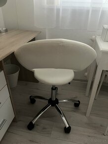 Biela otočná stolička - 2