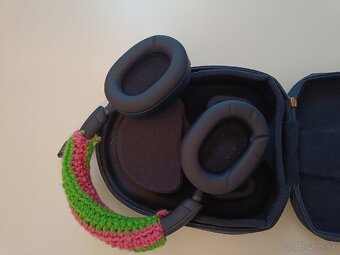 Sony headphones XM5 - 2