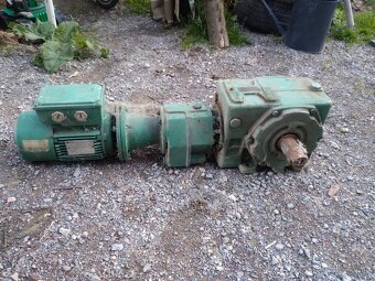 Motor aj s prevodovkov - 2