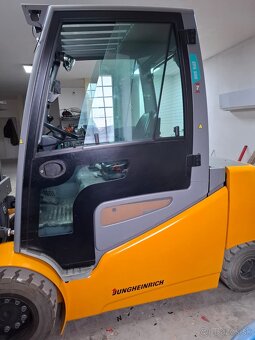 Výprodej el. VZV Jungheinrich EFG 550 triplex 5m - 2
