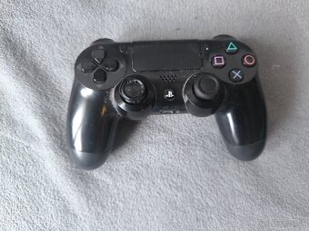 Playstation 4 1000GB - 2
