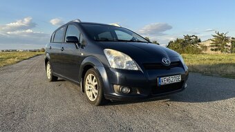 Toyota Corolla Verso - 2