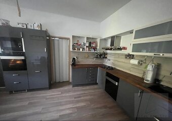 Moderný 3-izbový byt v Hornej Strede s garážou a s pozemkami - 2