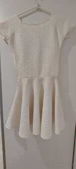 Dievčenské  šaty - 2