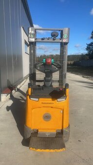 Elektricky paletovy vozik Jungheinrich ERC 212 (4,7 m) Li-on - 2