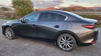 Mazda 3 sedan - 2