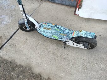 Elektrická kolobežka - 2