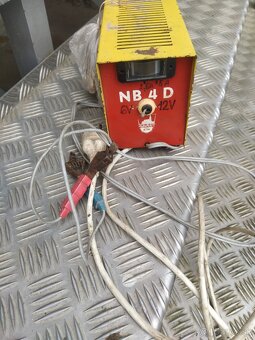 Nabíjačka batérií 6/12v - 2