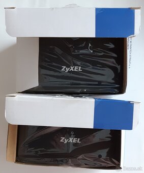 ZYXEL Switch ES-105E - 2