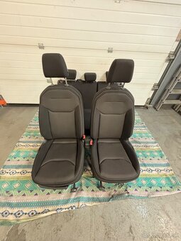 Seat arona sedacky interier - 2