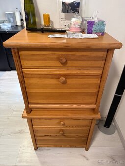 Drevené nočné stolíky - 2