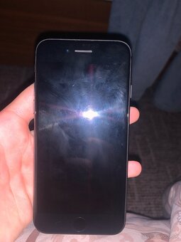 Predám iphone 8 - 2