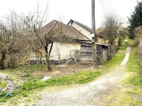 Na predaj starší rodinný dom v obci Radošina s pozemkom... - 2