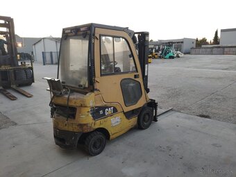 CAT GP15N, nosnosť 1,5 ton, kabína - 2