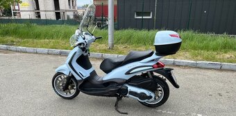 Piaggio Beverly 500 - 2