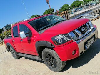 NISSAN TITAN V8 - 2