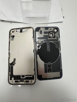 iPhone 14 housing a zadne sklo - 2