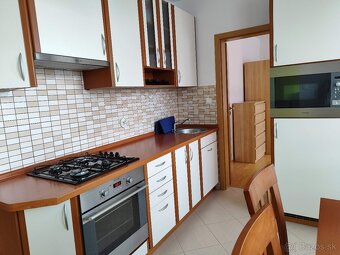 Prenájom 3 izbový byt, začiatok Petržalky, ihneď voľný - 2