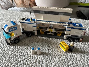 Lego policajný kamion 7743 - 2